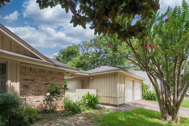 12502 Queensbury Lane, Houston, TX 77024