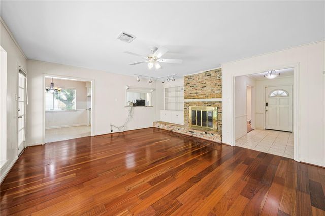 12502 Queensbury Lane, Houston, TX 77024