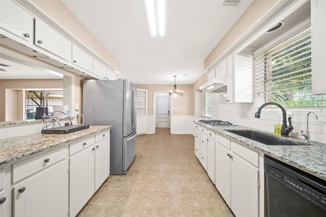 12502 Queensbury Lane, Houston, TX 77024