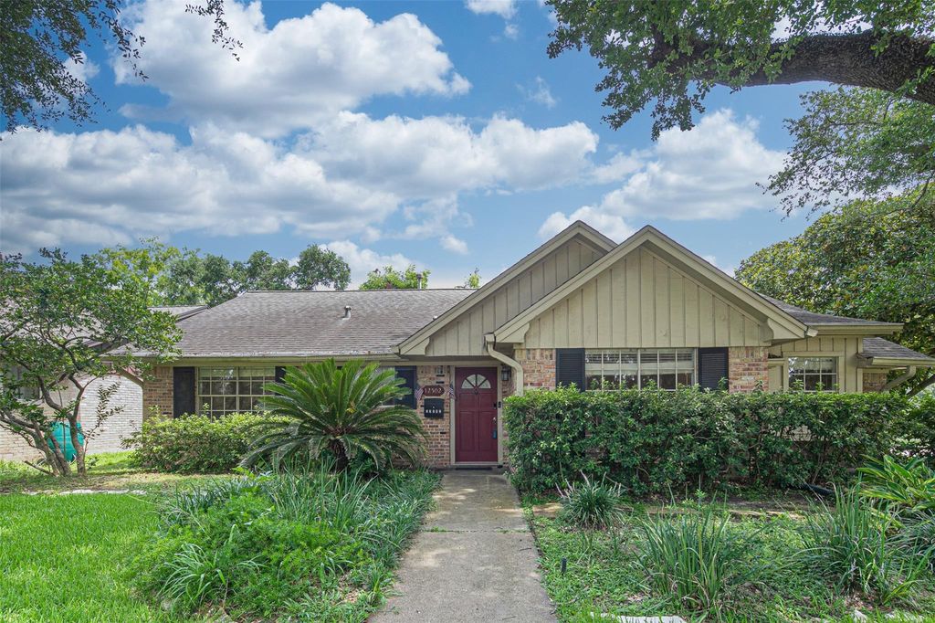 12502 Queensbury Lane, Houston, TX 77024