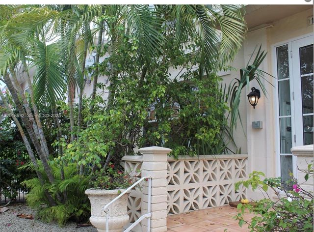 1611 Michigan Ave 4, Miami Beach, FL 33139