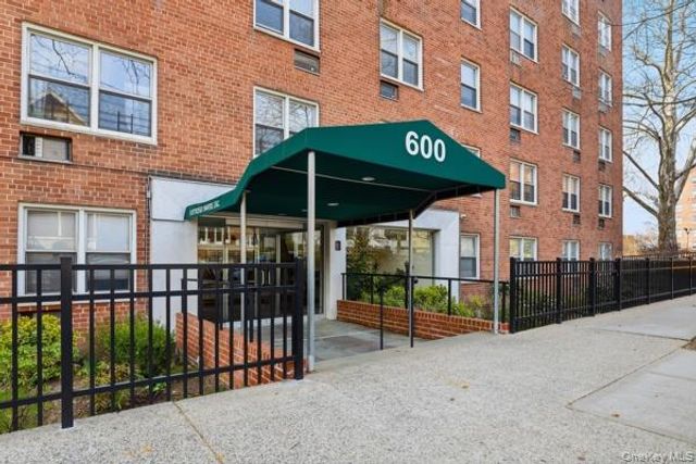 600 Locust Street 5F, Mount Vernon, NY 10552