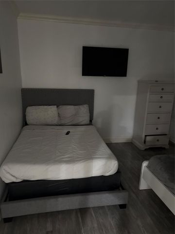 3021 Gray Street, Houston, TX 77004