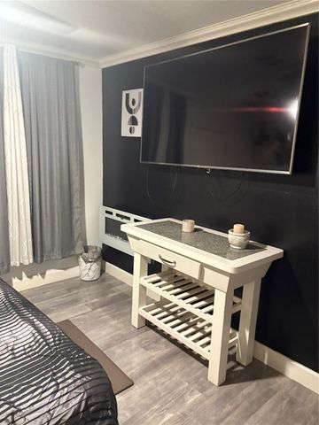 3021 Gray Street, Houston, TX 77004