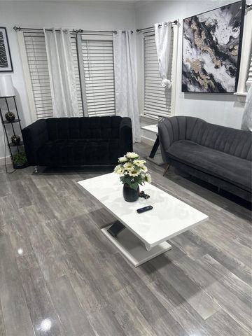 3021 Gray Street, Houston, TX 77004