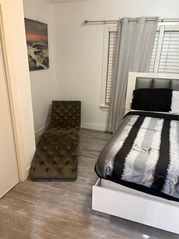 3021 Gray Street, Houston, TX 77004