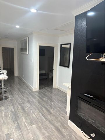 3021 Gray Street, Houston, TX 77004