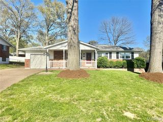 1334 N Glenwood Drive, Columbia, IL 62236