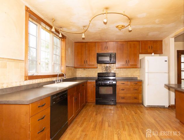 30 Burton Avenue, South River, NJ 08882