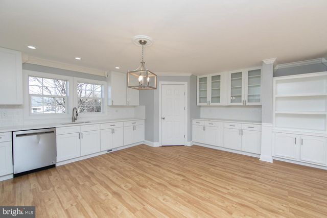 605 NECK RD, Burlington, NJ 08016