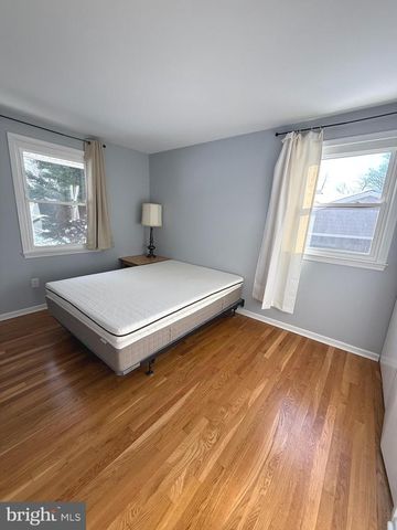 1716 PINE VALLEY DR, Vienna, VA 22182