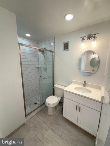 1716 PINE VALLEY DR, Vienna, VA 22182