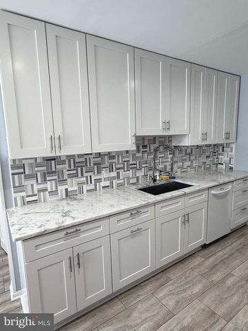 1716 PINE VALLEY DR, Vienna, VA 22182