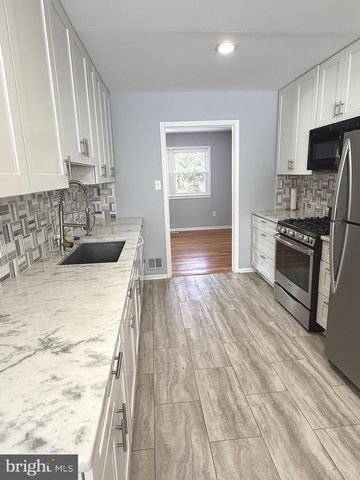 1716 PINE VALLEY DR, Vienna, VA 22182