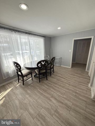 1716 PINE VALLEY DR, Vienna, VA 22182