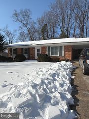 1716 PINE VALLEY DR, Vienna, VA 22182