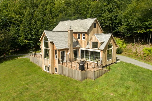 494 Fiddlers Elbow Road, Middletown, NY 12455