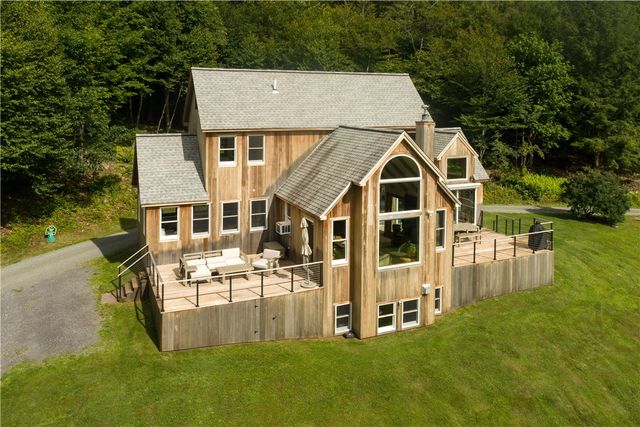 494 Fiddlers Elbow Road, Middletown, NY 12455