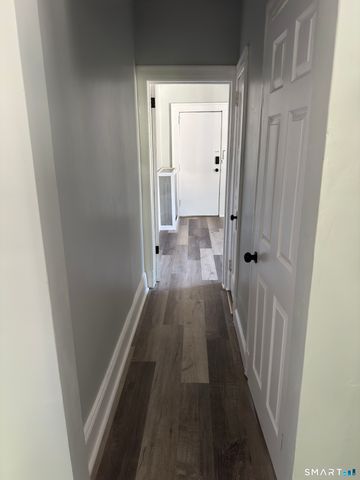 67-69 Westbourne Parkway 3, Hartford, CT 06112