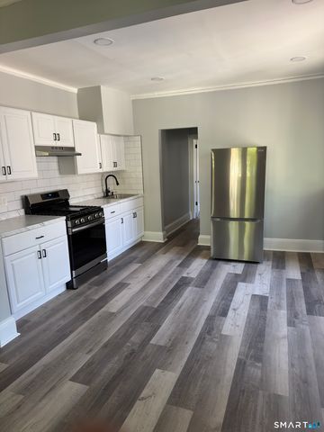 67-69 Westbourne Parkway 3, Hartford, CT 06112