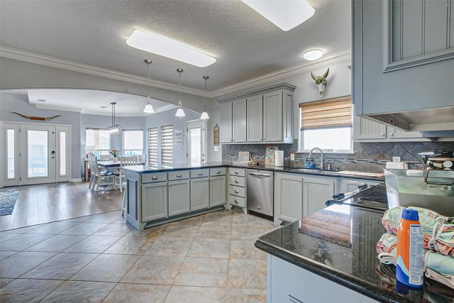 2774 Gulfview Lane, Port Bolivar, TX 77650