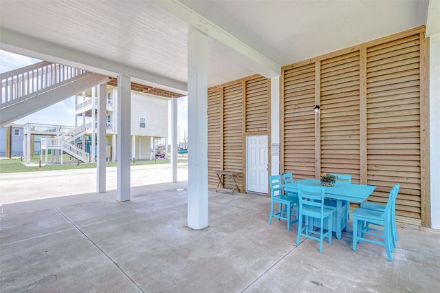 2774 Gulfview Lane, Port Bolivar, TX 77650