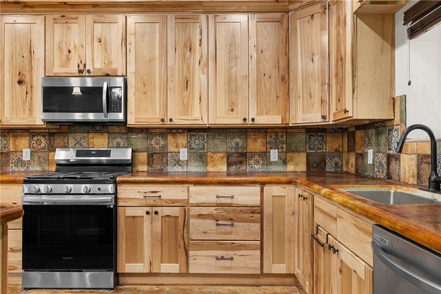 3 Golfclub Drive, Normangee, TX 77871