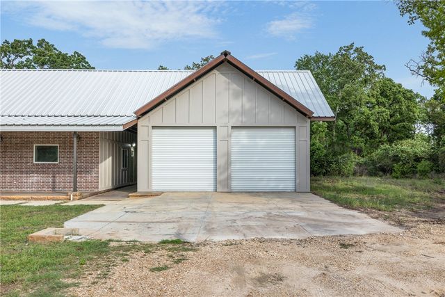 3 Golfclub Drive, Normangee, TX 77871