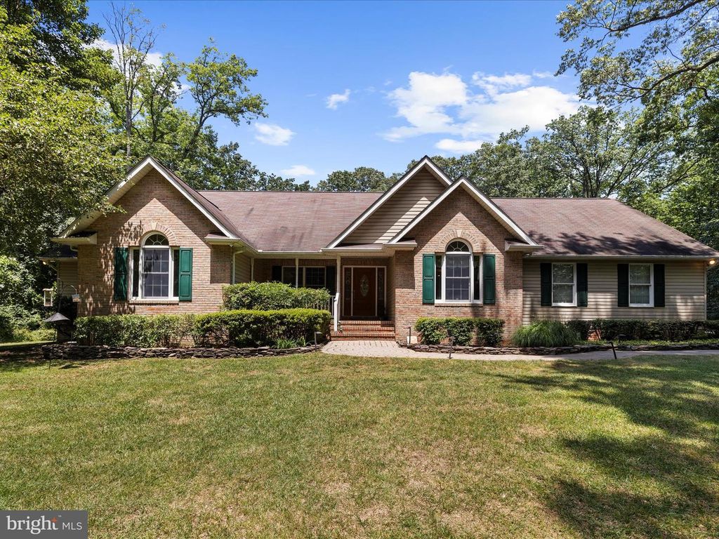 2002 MCKINNON LN, Pasadena, MD 21122