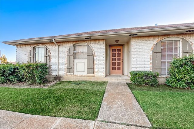 1 W Mountain Creek Drive, Grand Prairie, TX 75052