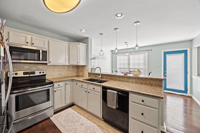 3053 Quaker Hill Lane, Lexington, KY 40509