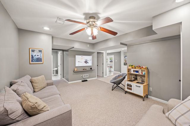 3053 Quaker Hill Lane, Lexington, KY 40509