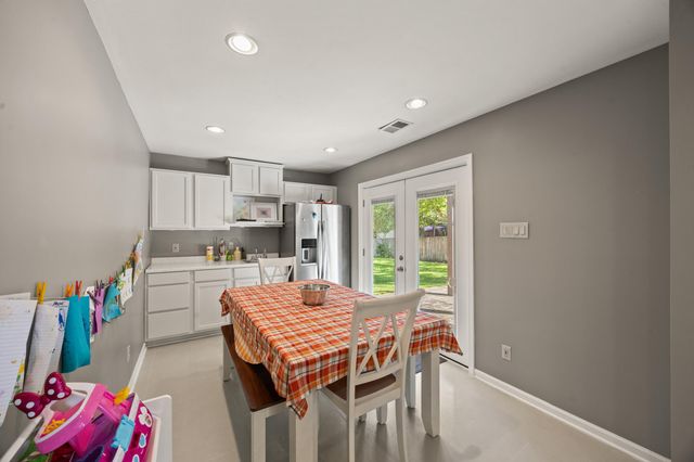 3053 Quaker Hill Lane, Lexington, KY 40509