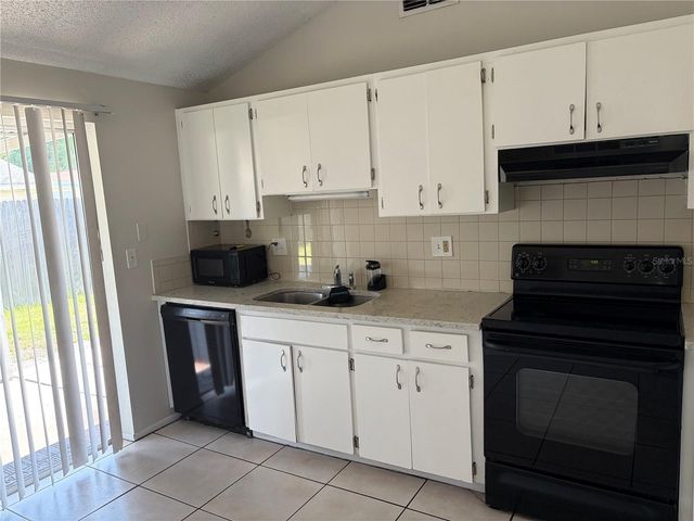 10103 FLAIR COURT, Tampa, FL 33615