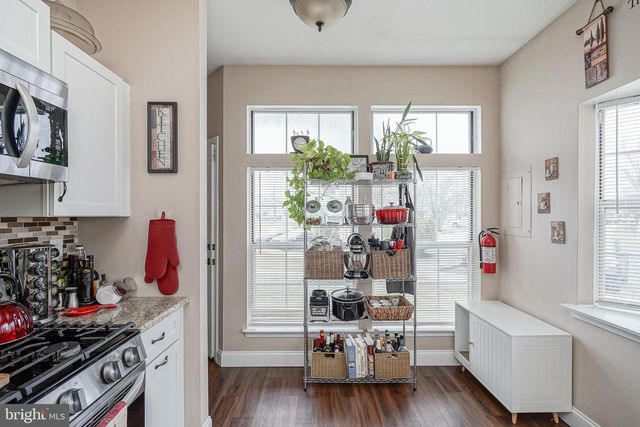 910 THOREAU LN, Williamstown, NJ 08094