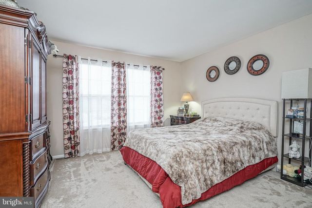 910 THOREAU LN, Williamstown, NJ 08094