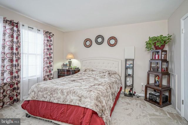 910 THOREAU LN, Williamstown, NJ 08094