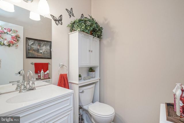 910 THOREAU LN, Williamstown, NJ 08094