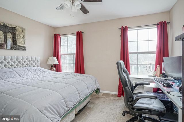 910 THOREAU LN, Williamstown, NJ 08094