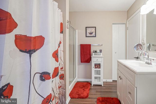 910 THOREAU LN, Williamstown, NJ 08094