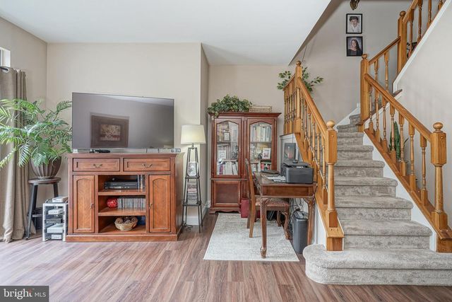 910 THOREAU LN, Williamstown, NJ 08094