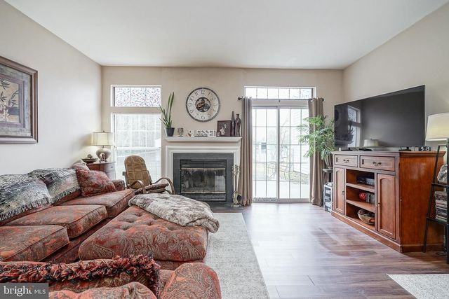 910 THOREAU LN, Williamstown, NJ 08094