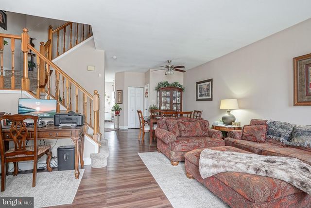 910 THOREAU LN, Williamstown, NJ 08094