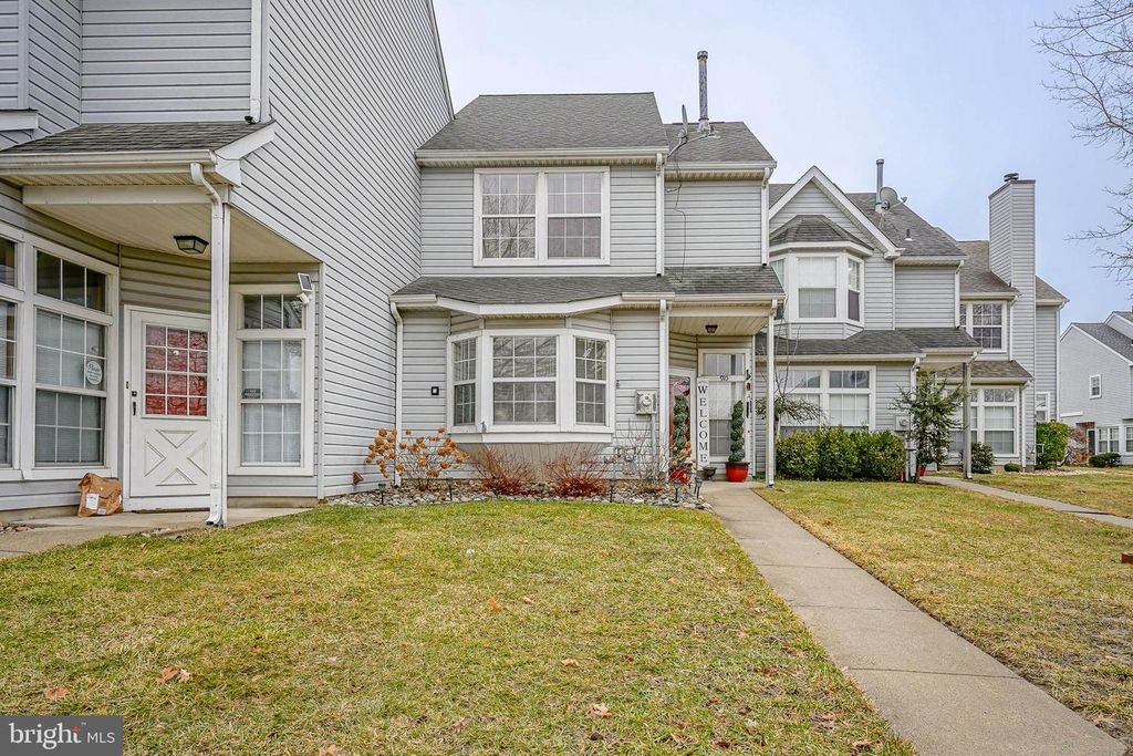 910 THOREAU LN, Williamstown, NJ 08094