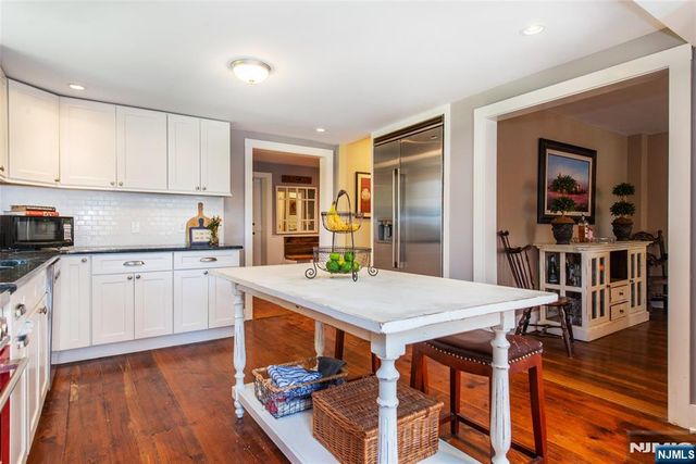 159 Mountainside Road, Mendham Township, NJ 07945