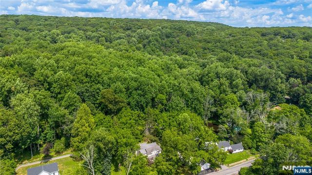 159 Mountainside Road, Mendham Township, NJ 07945