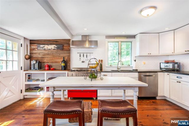 159 Mountainside Road, Mendham Township, NJ 07945