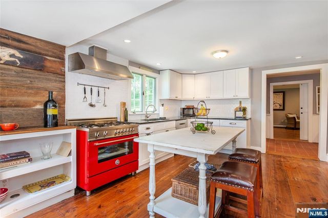 159 Mountainside Road, Mendham Township, NJ 07945