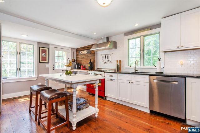 159 Mountainside Road, Mendham Township, NJ 07945