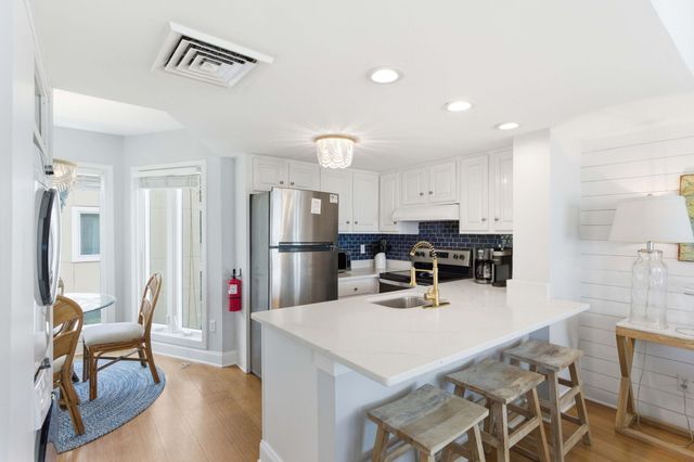 9000 Palmetto Drive 204 B, Isle Of Palms, SC 29451